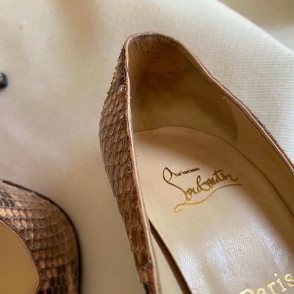 Christian Louboutin "Rolando" Snakeskin Pumps, size 38.5 (fits a 7.5/8) - Picture 4 of 10